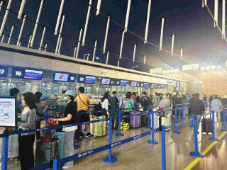 搭建“沪藏”天路 东航“上海―日喀则”直飞航线今日成功首航