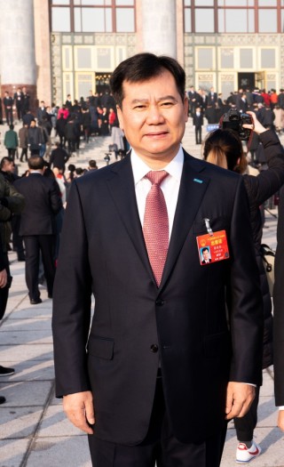 执掌苏宁30年，从江苏首富到资产清零！张近东经历了什么？