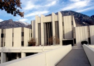 金条与金币投资哪个更适合长期持有？