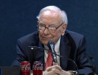 巴菲特称房地产投资吸引力比股票更低