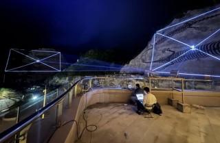 625米高空光影传奇！花江峡谷大桥水幕光影秀何以成为现象级文旅爆款？