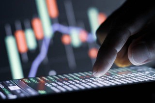 如何理解做白马股的策略？做白马股有什么优势和风险？