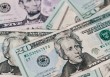 如何理解金融交易中的特定术语含义？这些术语对交易操作有何指导？