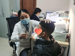 阿托品滴眼液真的能治近视吗？0.02％阿托品滴眼液落地武汉普瑞眼科医院，开启个性化近视防控新时代