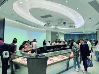 全球航司排队修飞机 外籍主播带货忙 免税城内抢断货 海南自贸港封关“满月”变“忙月”