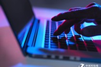如何选择合适的期权分析软件？这些软件对投资决策有何帮助？