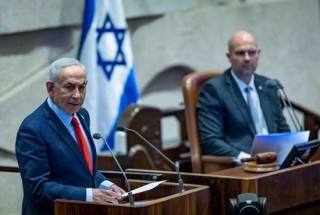 刚刚，美军最大航母抵达！美军将领警告对伊动武风险！美股集体大跌，金银大涨