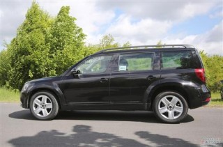 汽车高速行驶时安全车距如何保持？