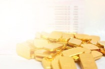 如何理解现货黄金取款时的相关显示？这种显示对交易有何提示？