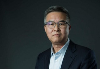 最大锂盐湖“保卫战”失利，800亿巨头拟抛19亿资产