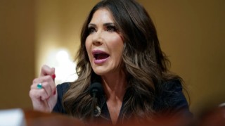 诺姆将向明尼阿波利斯市增派数百名联邦执法人员