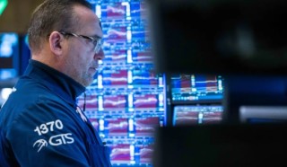 盘前：纳指期货现跌0.3% 沃尔玛财报逊预期