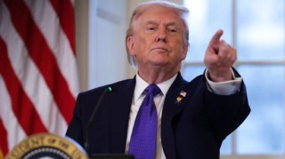 特朗普试图阻止法院及债权人扣押委内瑞拉在美国的石油收入