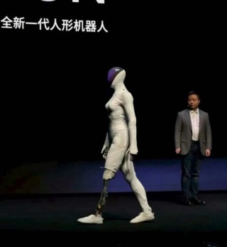 AI革命的下半场就炒它