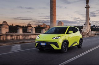 多国销量超越特斯拉！比亚迪登顶全球纯电销量冠军，重构新能源汽车格局