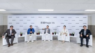 荣耀核心团队对话媒体：以敢想敢不同破局 锚定全球终端创新标杆