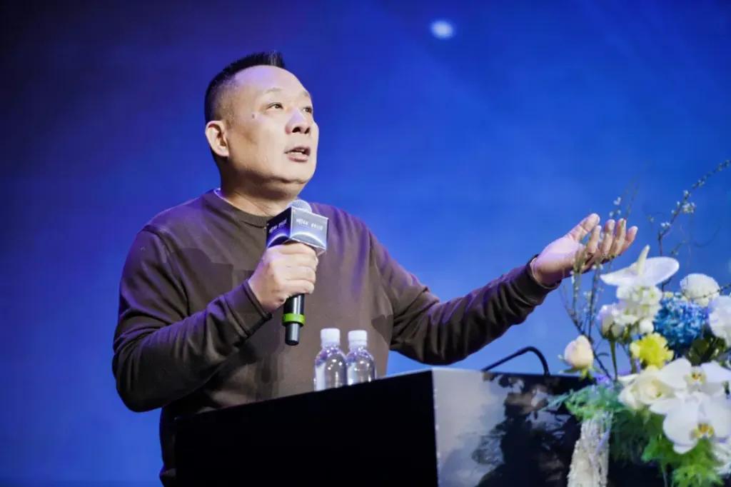 于东来：企业家要有能干会玩的生命状态，曾劝许多零售业的朋友稳健发展但没人听  第1张