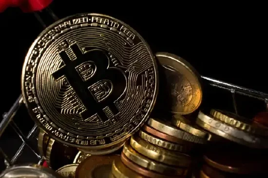 日本金融监管机构拟将加密货币重新归类为金融产品  第1张