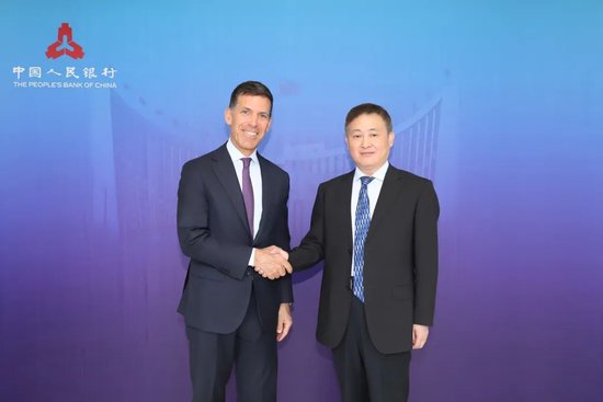 中国人民银行行长潘功胜会见高盛集团总裁兼首席运营官温泽恩  第1张