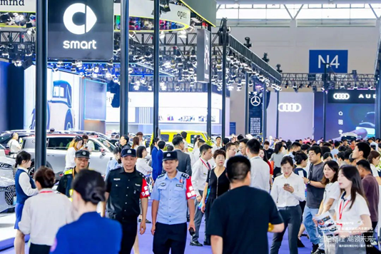 智启新程,潮领未来!2025重庆国际车展盛大开幕 第8张 智启新程,潮领未来!2025重庆国际车展盛大开幕 第8张