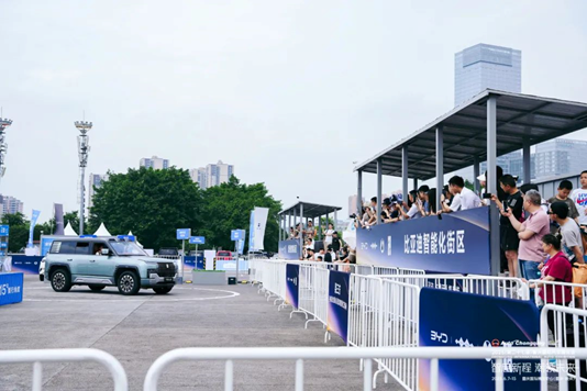 智启新程,潮领未来!2025重庆国际车展盛大开幕 第13张 智启新程,潮领未来!2025重庆国际车展盛大开幕 第13张