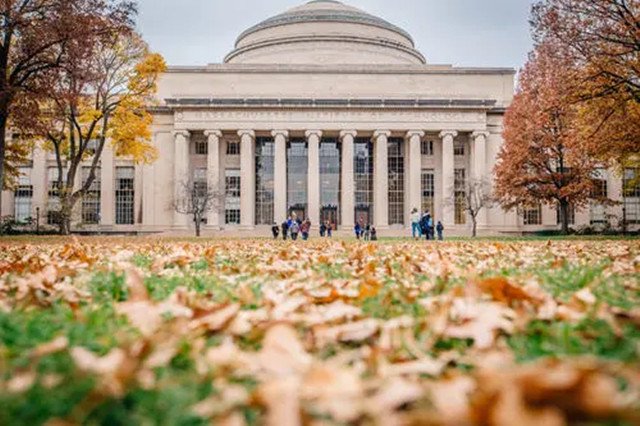有反转？美国教育部长称可能恢复对哈佛大学拨款，只要……  第1张