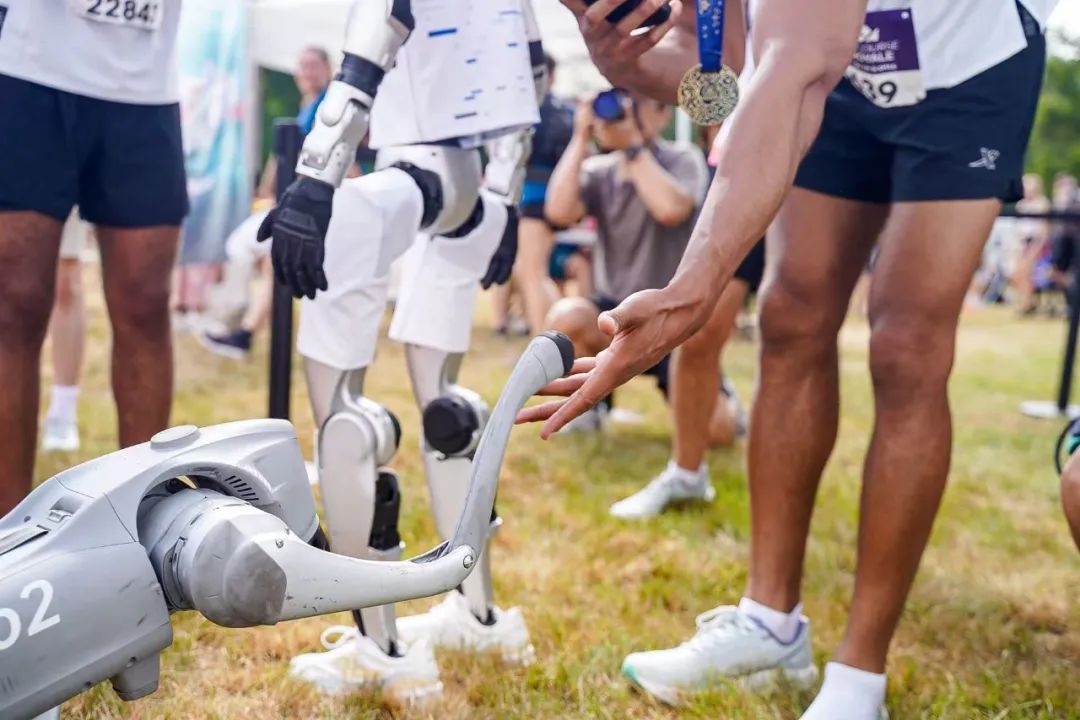 当中国品牌“跑”入法国皇宫，看特步如何“凡尔赛”  第7张