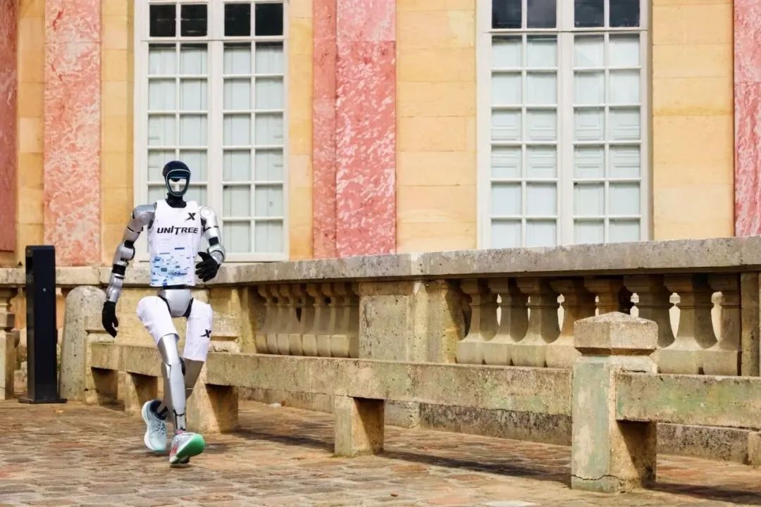 当中国品牌“跑”入法国皇宫，看特步如何“凡尔赛”  第9张