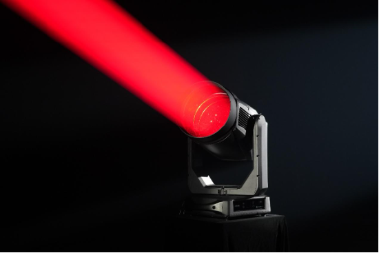 光峰科技推出QUASAR（星穹）全彩激光探照灯 攻克大型盛典灯光难题  第3张