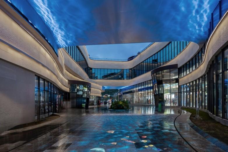 625米高空光影传奇！花江峡谷大桥水幕光影秀何以成为现象级文旅爆款？  第3张