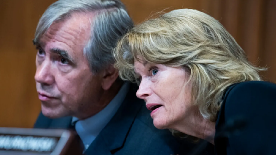 12月25日外盘头条：英伟达拟200亿美元收购AI芯片公司 耐克大涨 获库克增持 传英伟达叫停英特尔工艺测试  第2张