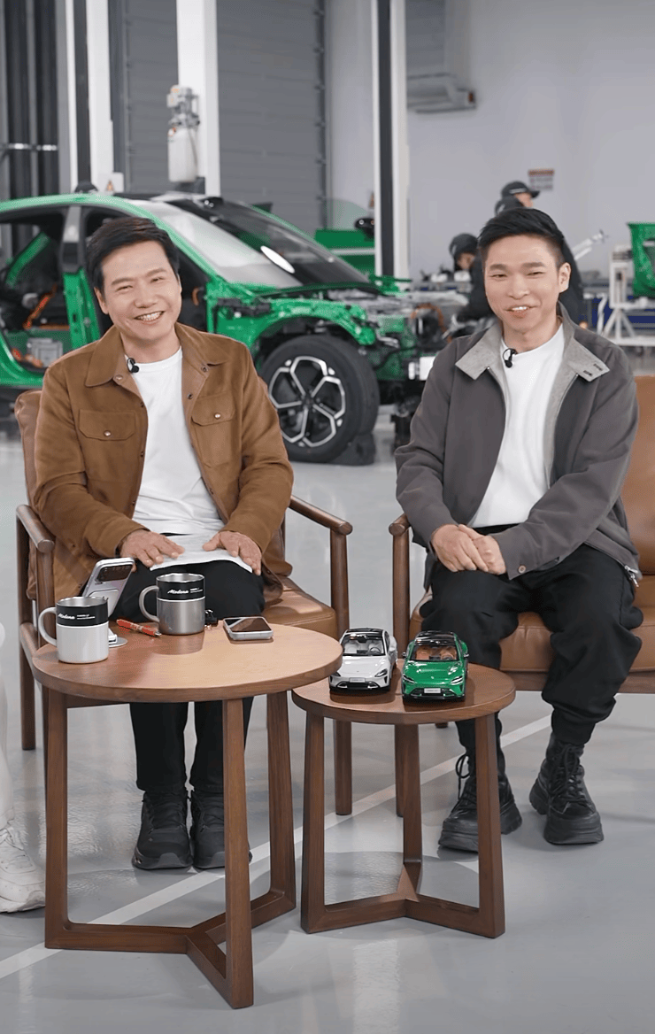 新年首播拆解YU7,正面回应“绿化带战神”争议!雷军:舆情让我们有点懵 第1张 新年首播拆解YU7,正面回应“绿化带战神”争议!雷军:舆情让我们有点懵 第1张