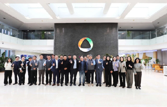 亚信科技、ABB机器人联合成立“具身智能实验室”共筑Physical AI新范式 第2张 亚信科技、ABB机器人联合成立“具身智能实验室”共筑Physical AI新范式 第2张