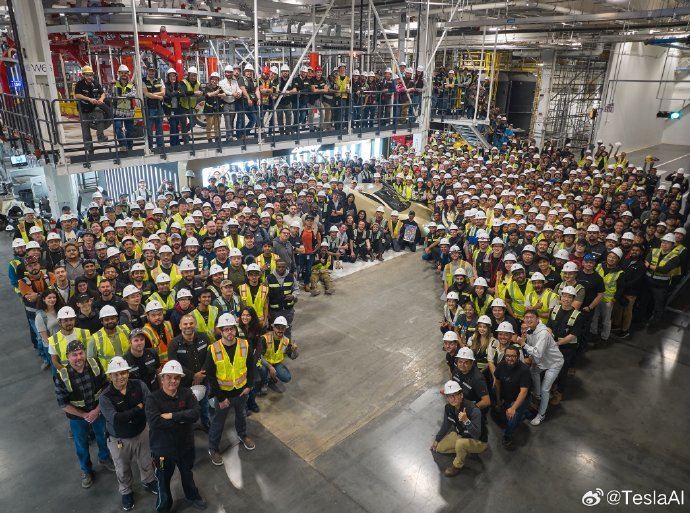 Á¿²úµÄÌØË¹À­Cybercab½ñÌìÏÂÏßÁ&Eum 第1张 Á¿²úµÄÌØË¹À­Cybercab½ñÌìÏÂÏßÁ&Eum 第1张