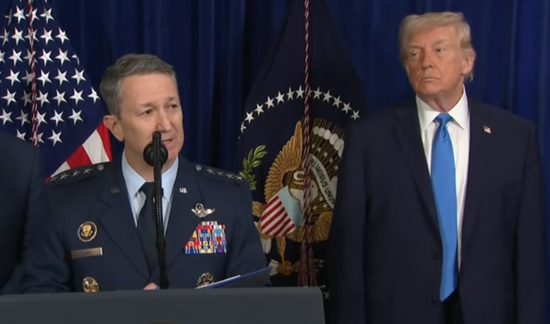 刚刚，美军最大航母抵达！美军将领警告对伊动武风险！美股集体大跌，金银大涨  第4张