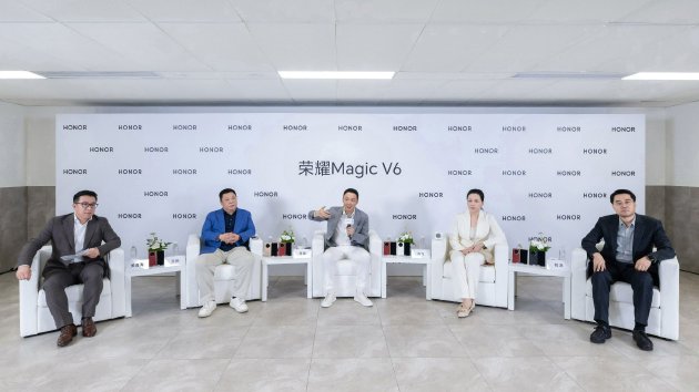 荣耀核心团队对话媒体:以敢想敢不同破局 锚定全球终端创新标杆 第1张 荣耀核心团队对话媒体:以敢想敢不同破局 锚定全球终端创新标杆 第1张