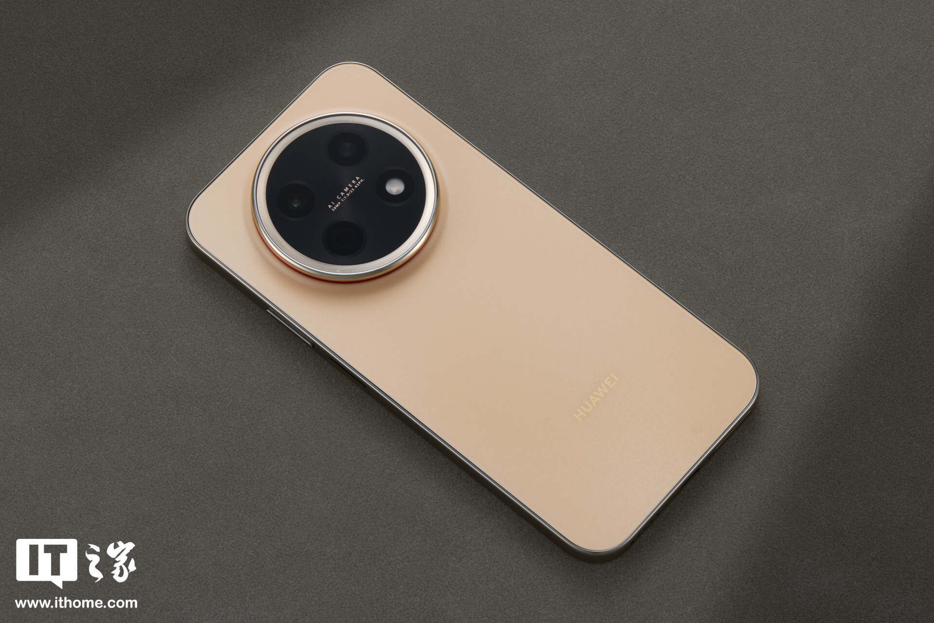 华为给出畅享 90 Pro Max 手机设计说明：摄像模组左下角为红外传感器，兼顾对称美学设计  第2张